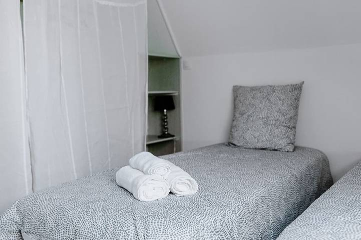 Maison Madeleine, Charmante Maison de Cœur de Ville Avec Extérieur, 12 Personnes in La Flèche, Sarthe