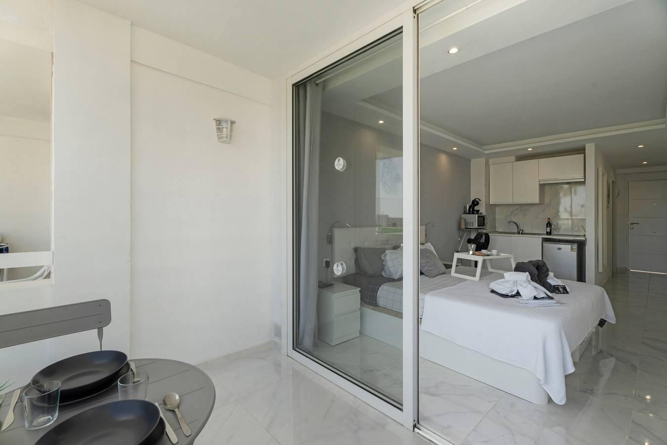 Appartement entier, Appartement de vacances 'Las Americas Evening Escape' avec vue sur la mer, piscine privée et Wi-Fi in Playa de Troya, Adeje