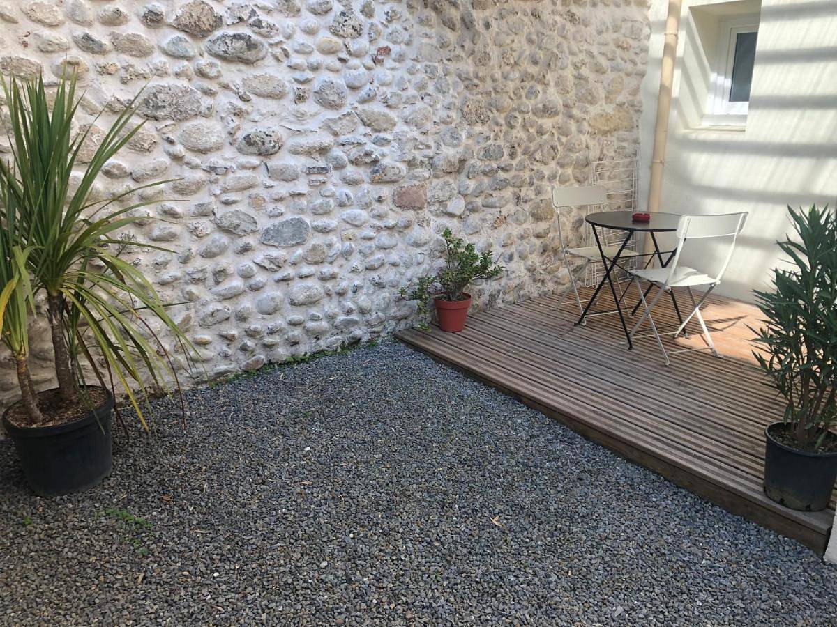 Appartement entier, Studio centre ville et terrasse in Romans-sur-Isère, Région de Valence