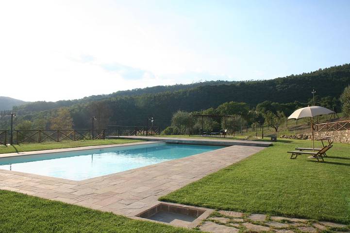 Agriturismo per 6 persone, con sauna e idromassaggio nonché giardino e balcone in Umbertide