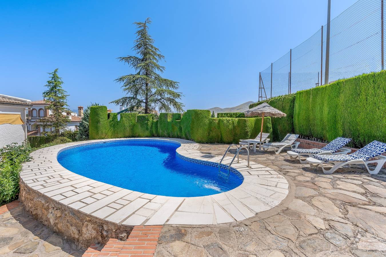 Villa 'Leonor Con Piscina Privada' com vista para a montanha, Wi-Fi e ar condicionado in Barrio de la Vega, Monachil