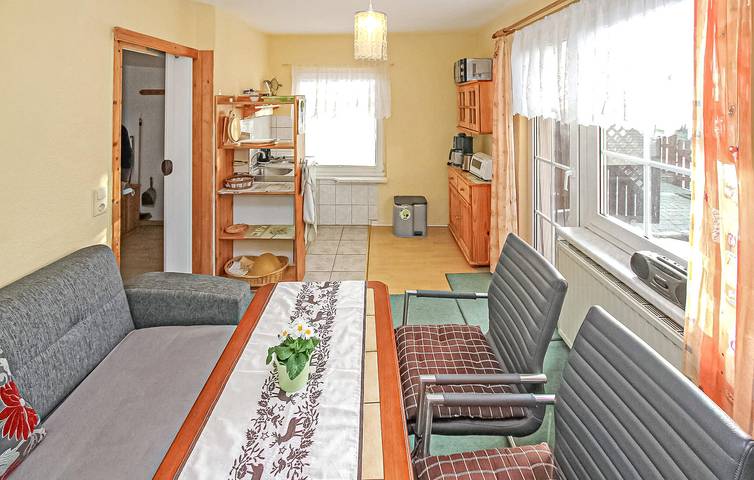 Ganze Ferienwohnung, Appartement am Strand mit Parkplatz und Terrasse in Mühl Rosin, Mecklenburgische Seenplatte