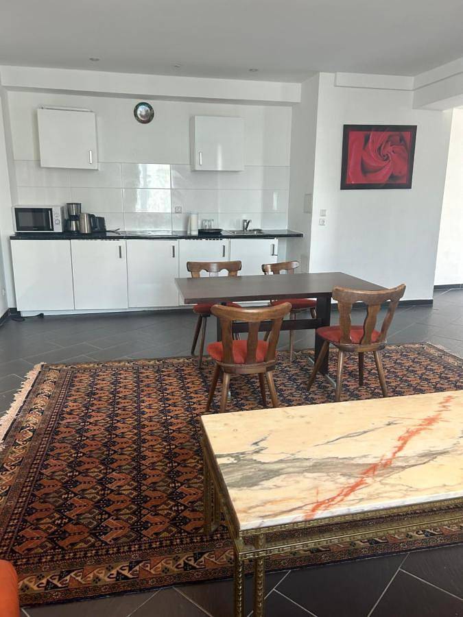 Ganze Wohnung, Three-Bedroom Apartment in Hannover Mitte, Hannover