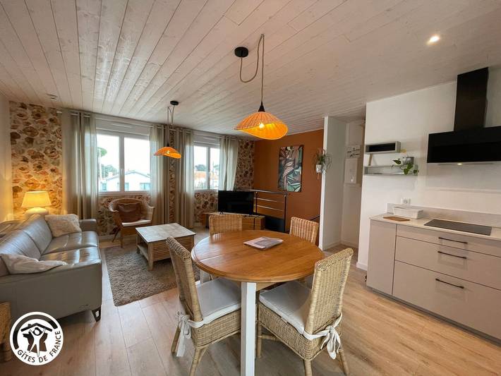 Gîte pour 4 personnes, avec jardin à Barbâtre - 2