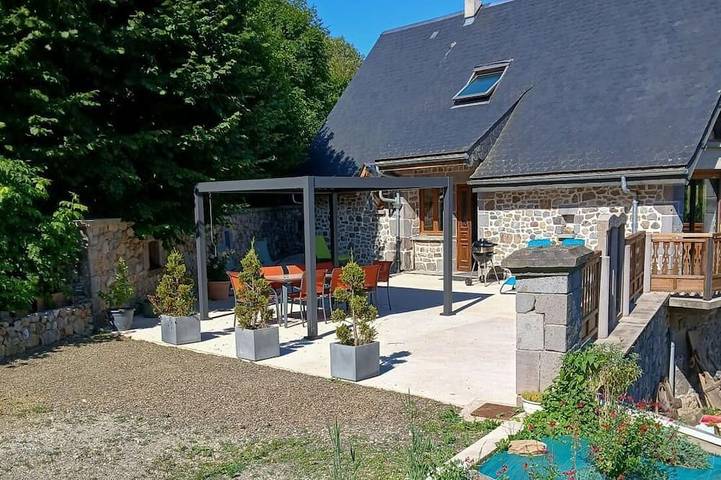 Gîte pour 6 personnes, avec jardin et balcon, animaux acceptés à La Bourboule