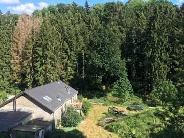 Gîte pour 4 personnes, avec sauna ainsi que vue et jardin à Theux
