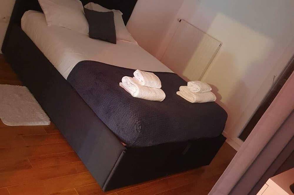 Appartement entier, Next to Paris very cute green house in a smart Area in Cergy, Val-d'Oise