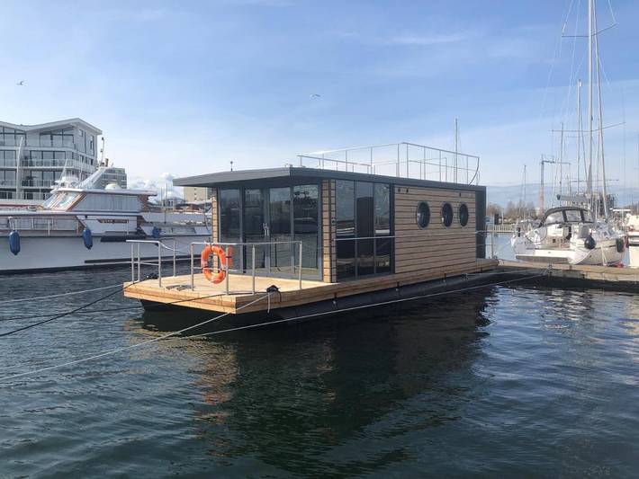 Boot für 4 Personen, mit Terrasse und Sauna sowie Ausblick an der Kieler Bucht