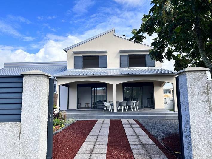Maison d’hôte pour 2 personnes, avec vue et terrasse ainsi que piscine et jardin