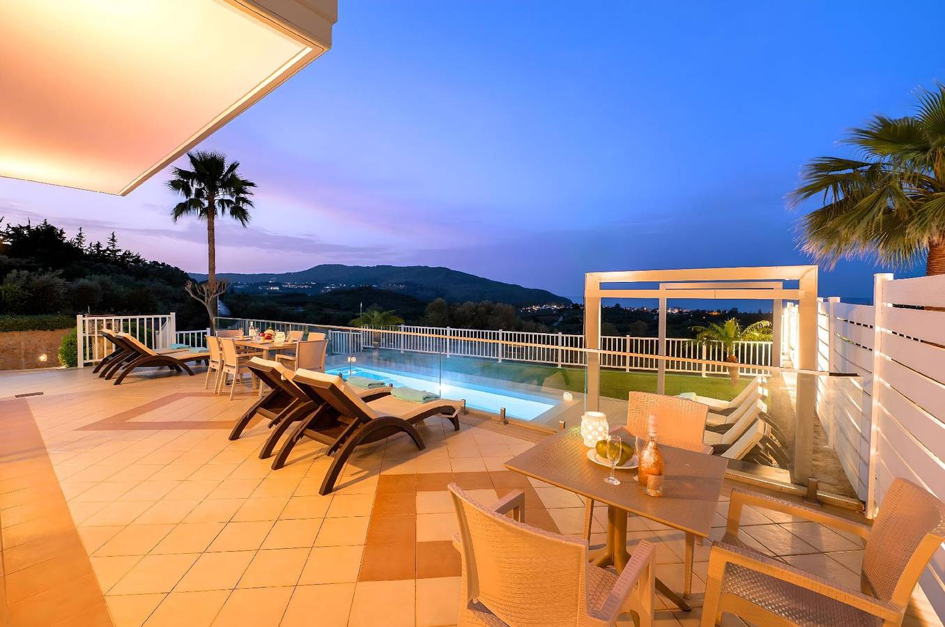 Sunlight Villa - Maxima with 2 Heated Pools in Chania region