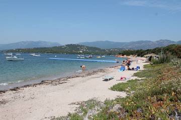 Gîte pour 6 personnes, avec terrasse dans Plage de Benedettu