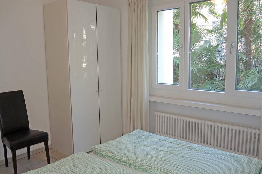 Ganze Wohnung, Ferienwohnung an Top-Lage in neu renovierter Residenz mit hauseigenen Hallenbad in Ascona, Tessiner Alpen