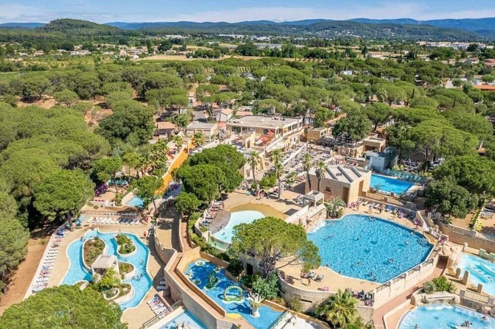 Camping pour 10 Personnes dans Le Muy, Région de Draguignan