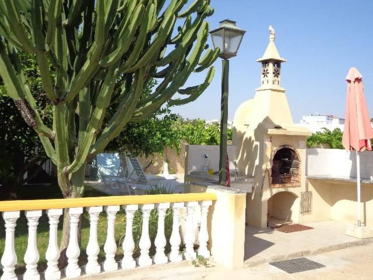 Entire apartment, Große Wohnung in Carvoeiro mit Möblierter Terrasse in Carvoeiro, Lagoa