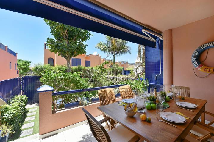 Gîte pour 6 personnes, avec Terrasse et Piscine
