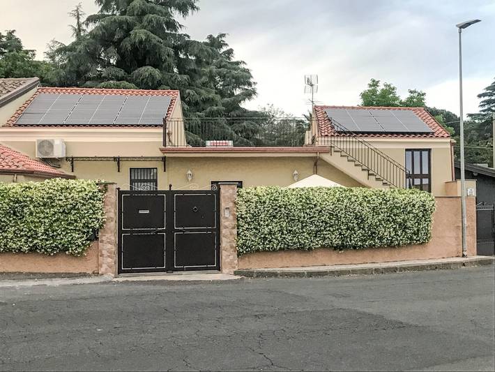 Casa vacanza per 7 persone, con giardino a Trecastagni