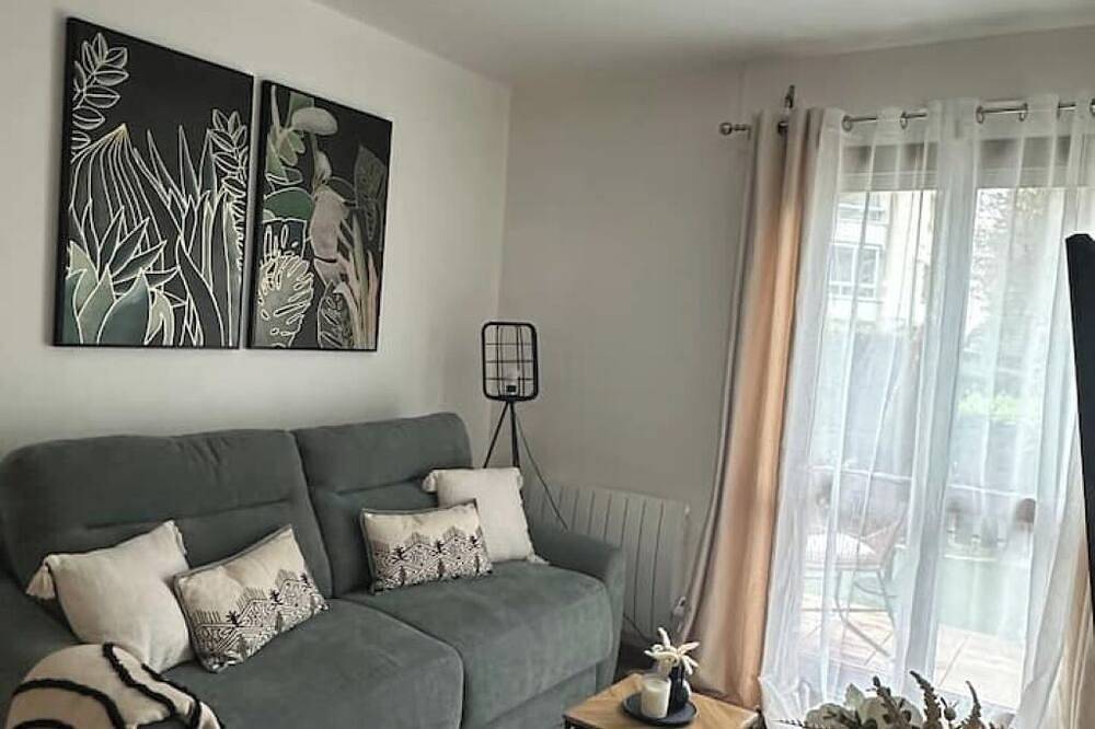 Entire apartment, | Studio Premium & Cosy | Paris 20 minutes away | in Le Chesnay, Yvelines