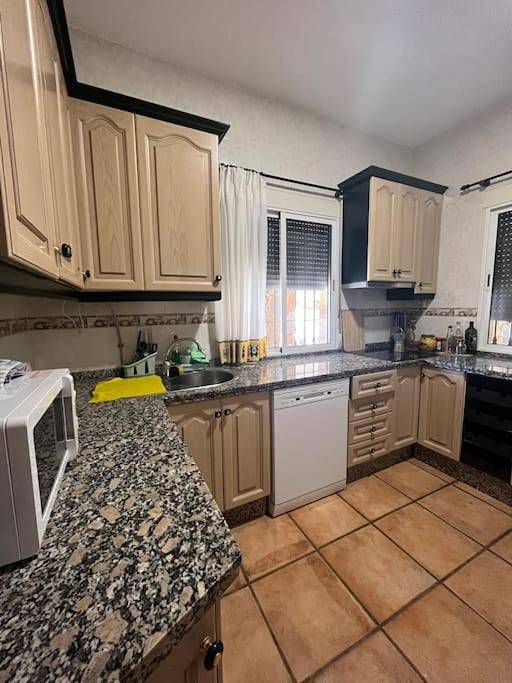 Casa de vacaciones para 8 personas, con piscina además de jardín y vistas, Se admiten mascotas en Córdoba - 3