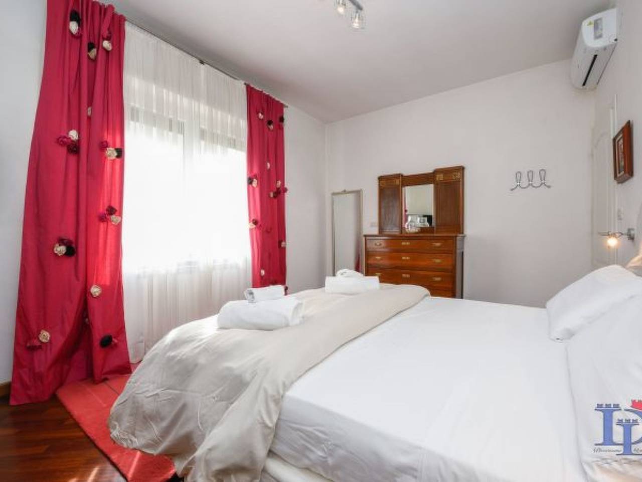 Desenzanoloft Villa Palm Garda Beach in Desenzano del Garda, Gardasee-Berge