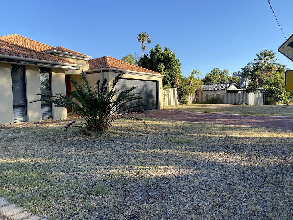 Quiet seclusion for peaceful rejuvenation/heated outdoor pool/suit families (9) in Mandurah, Western Australia