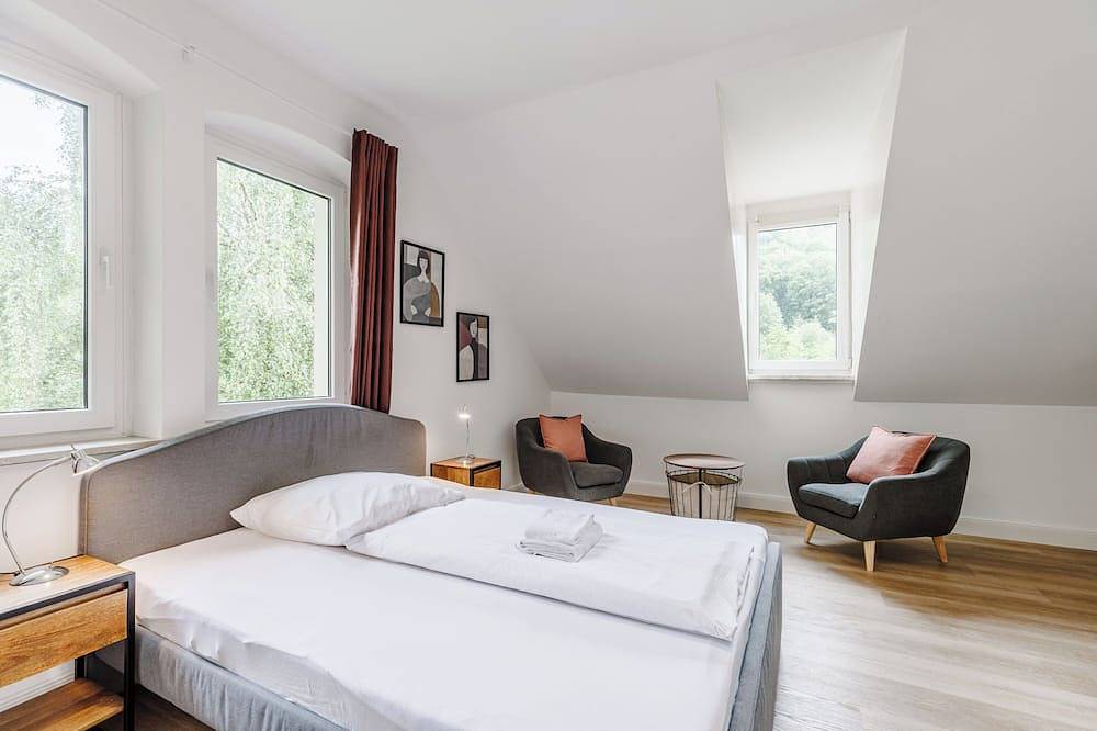 Ganze Wohnung, Traumhaftes Apartment mit Badewanne in Kulmbach, Oberes Maintal - Coburger Land