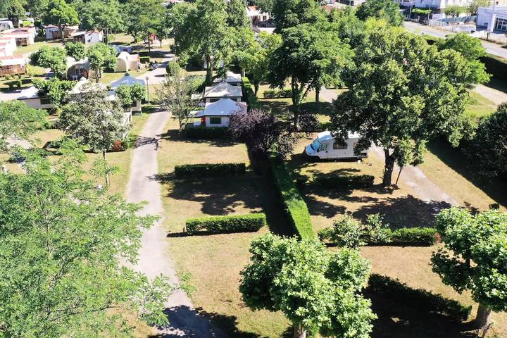 Camping pour 2 personnes, avec piscine et terrasse dans l' Ariège - 3