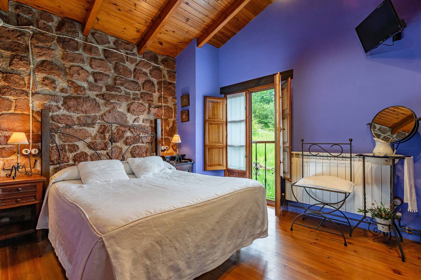 Vakantiehuis 'La Pumarada' met privé tuin en Wi-Fi, foto 11