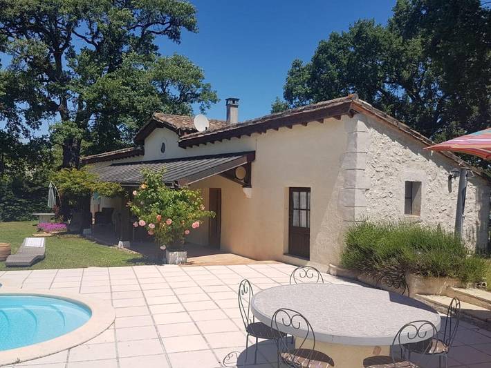Location de vacances pour 6 personnes, avec jardin et piscine à Valeilles - 2