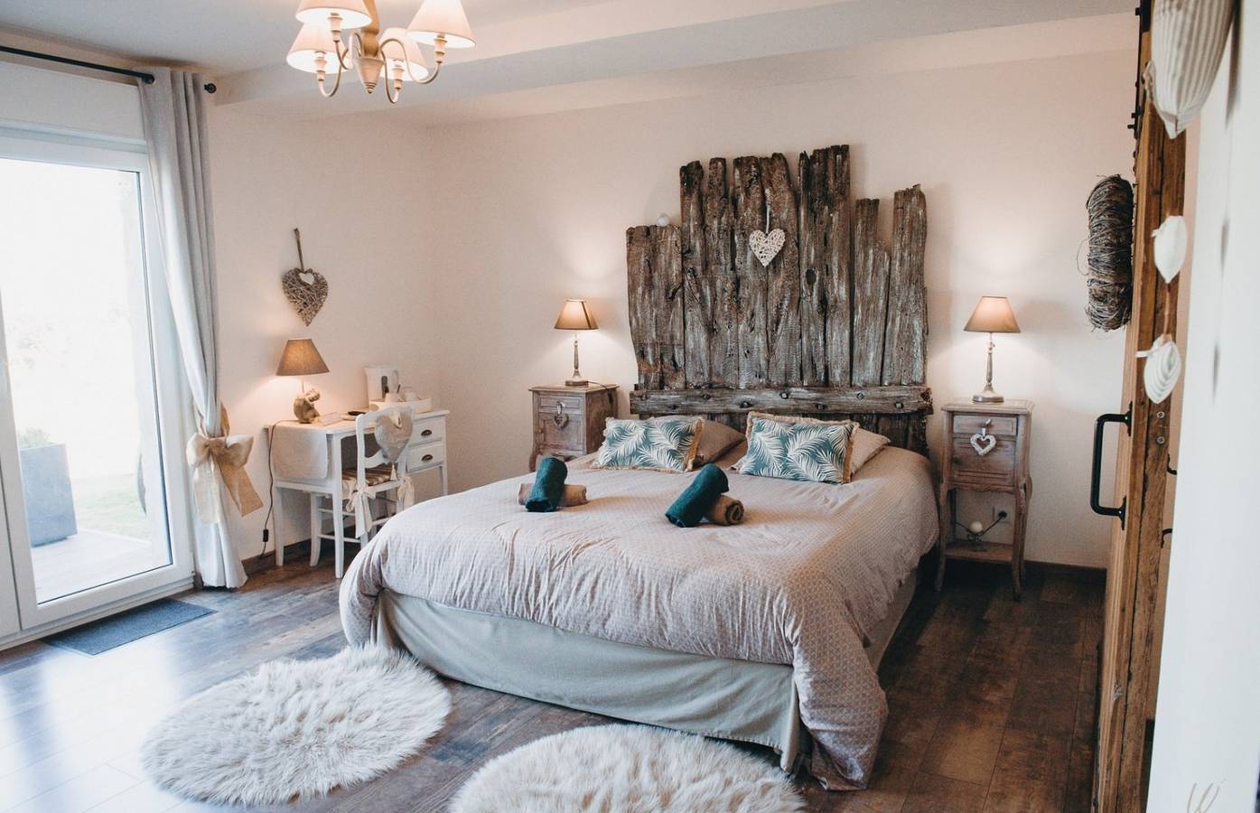 Chambres d'hôtes Au Charme d'Antan - Chambre Azélice in Féron, Avesnes-sur-Helpe