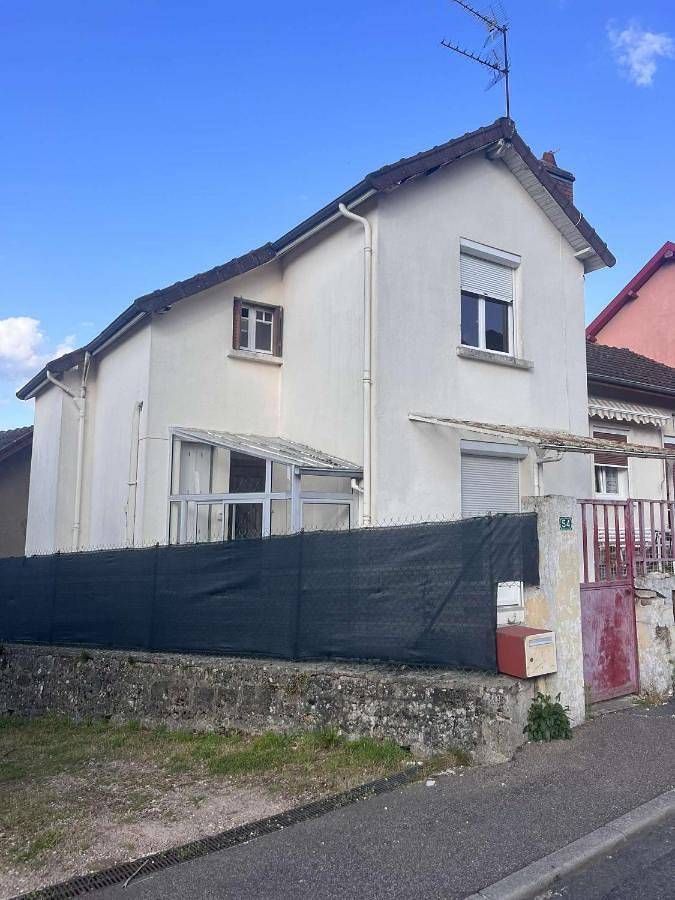 Gîte pour 5 personnes, avec Terrasse ainsi que Jardin et Vue à Saint-Symphorien-de-Marmagne