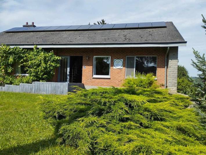 Location de vacances pour 8 personnes, avec jardin et vue à Tellin