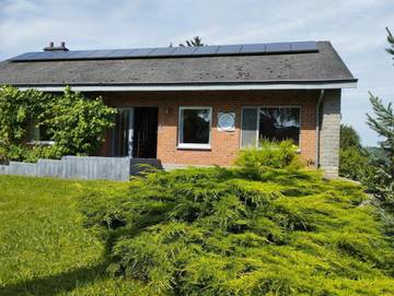 Gîte pour 8 personnes, avec vue et jardin à Tellin