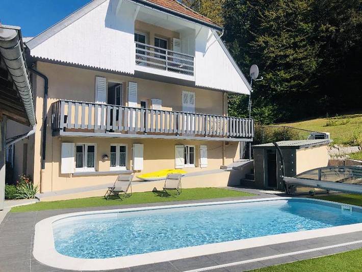 Chambre d’hôte pour 3 personnes, avec piscine et vue ainsi que jardin et vue sur le lac dans Lac de Pierre-Percée
