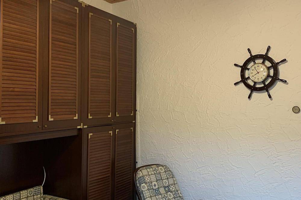 Quiet and independent small apartment Cin. It011019C24Qb2Tbiq in Monterosso al Mare, Monterosso al Mare Municipality