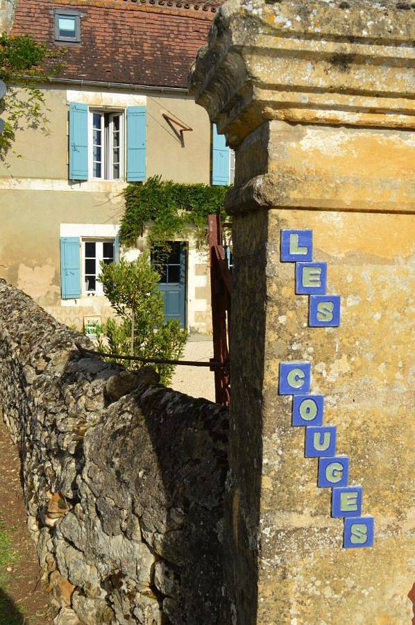 Location de vacances pour 16 personnes, avec piscine ainsi que vue et jardin, animaux acceptés à Lolme - 2