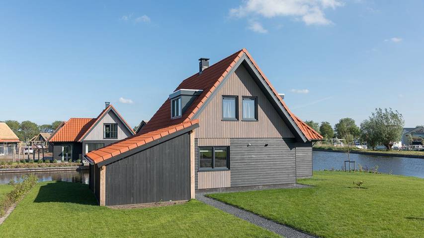 Villa voor 8 personen, with uitzicht op het meer and tuin as well as terras - 1