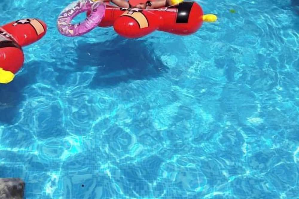 Appartement entier, T2 et Piscine Uvc_bouées in Ensuès-la-Redonne, Côte méditerranéenne (France)