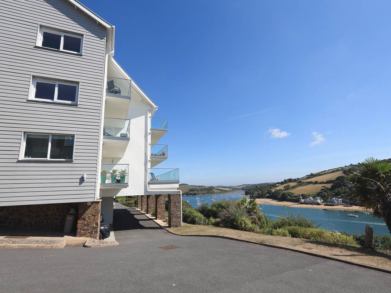 2 Poundstone Court in Salcombe, South Devon