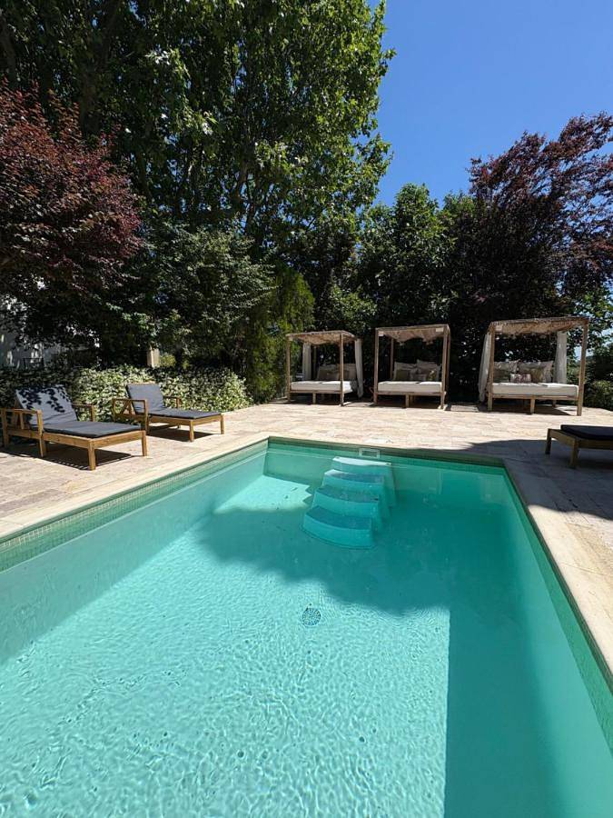 Location de vacances pour 2 personnes, avec Balcon et Terrasse ainsi que Jardin et Piscine à Bédarrides - 2