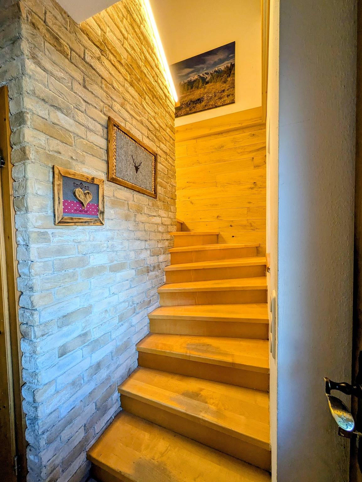 Entire apartment, Apartment 'Ferienwohnung Gipfelblick' with Mountain View, Balcony and Wi-Fi in Oberau, Bavarian Alps