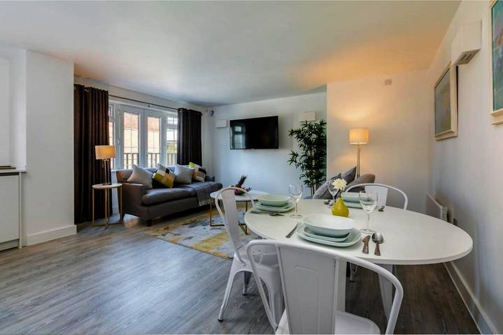 Holiday rental for 4 people in Reading