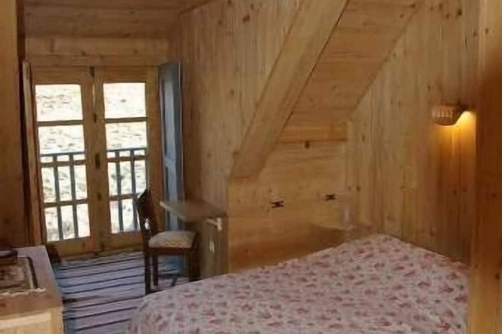Chalet en bois au coeur des pyrenees dans un site exceptionnel . in Campan, Parc national des Pyrénées