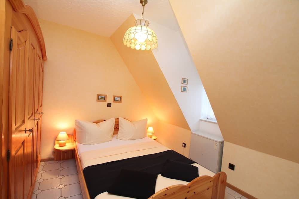 Ganze Wohnung, Reethaus Seeschlößchen, Fewo Klippenmöwe, nur 200m bis zum Strand in Büsumer Deichhausen, Dithmarschen