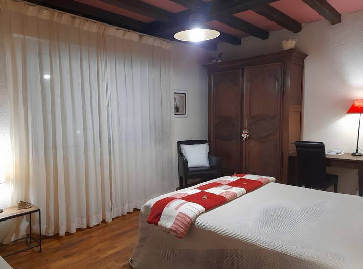 Bed and Breakfast 'Chambre Côté Mer' with Shared Terrace, Shared Garden and Wi-Fi in Plougar, Morlaix region