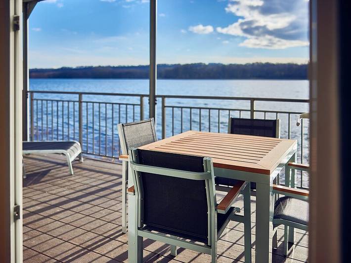 Gîte pour 4 personnes, avec vue sur le lac et jardin dans l' Aisne