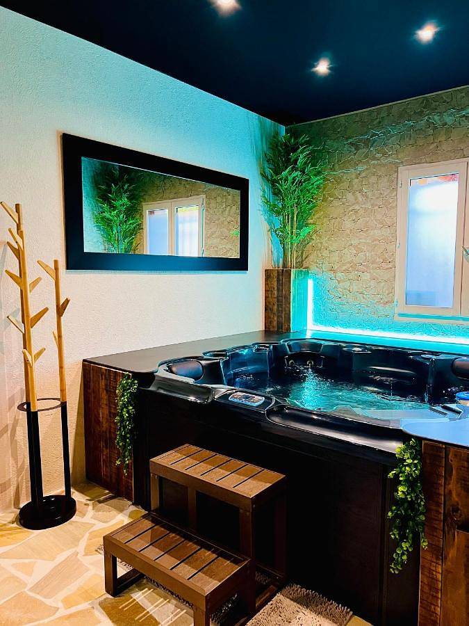 Appartement entier, One-Bedroom Apartment in Gières, Isère