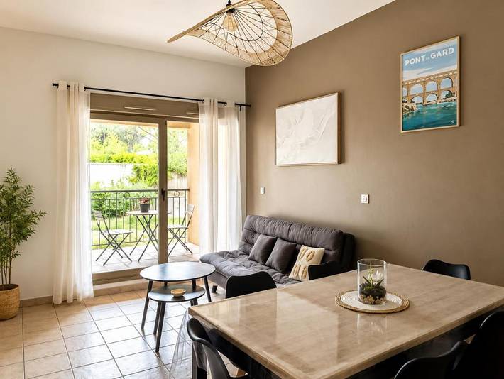 Gîte pour 6 personnes, avec Balcon ainsi que Terrasse et Piscine à Uzès - 2