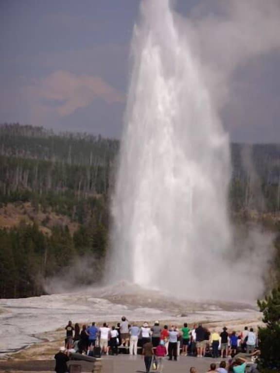 Eine kleine Hütte mit Whirlpool in Red Lodge, Montana. in Red Lodge, Absaroka Range