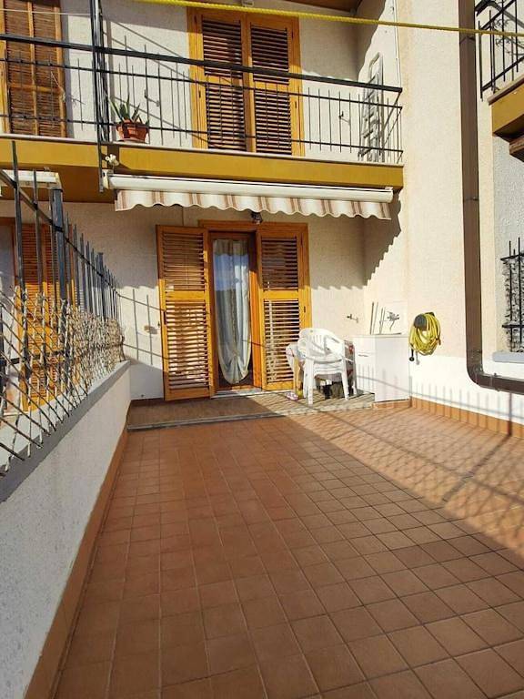 Ferienhaus für 4 Personen, mit Balkon und Terrasse sowie Ausblick in Pietrabruna