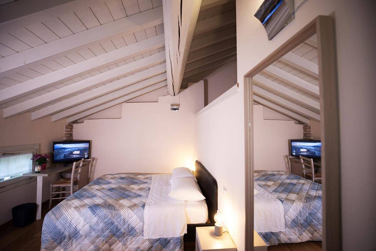 Triple Room with Private External Bathroom in Solferino, Province de Mantua